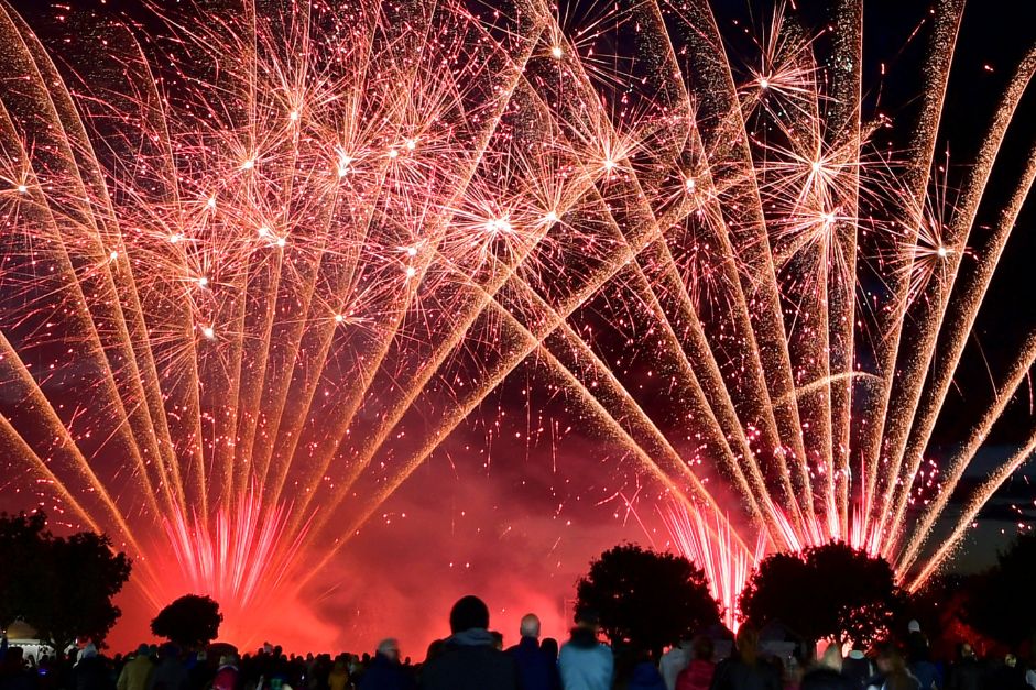 the sky full of colours, bonfire night, firework display